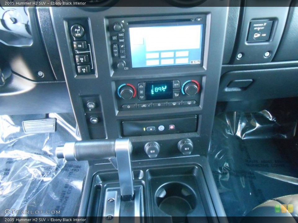 Ebony Black Interior Controls for the 2005 Hummer H2 SUV #91799579