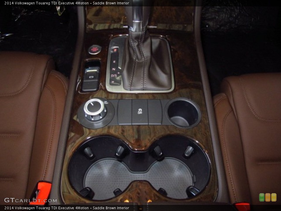 Saddle Brown Interior Controls for the 2014 Volkswagen Touareg TDI Executive 4Motion #91811963