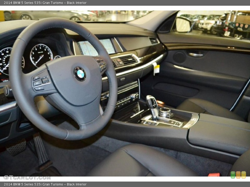 Black Interior Dashboard for the 2014 BMW 5 Series 535i Gran Turismo #91831805