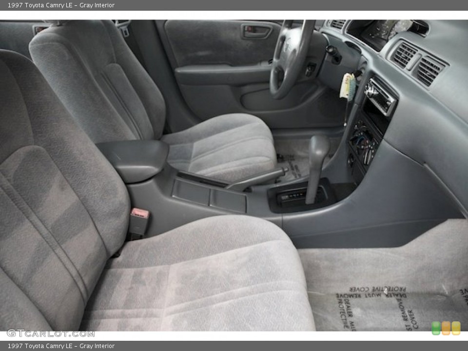 Gray Interior Photo for the 1997 Toyota Camry LE #91894252