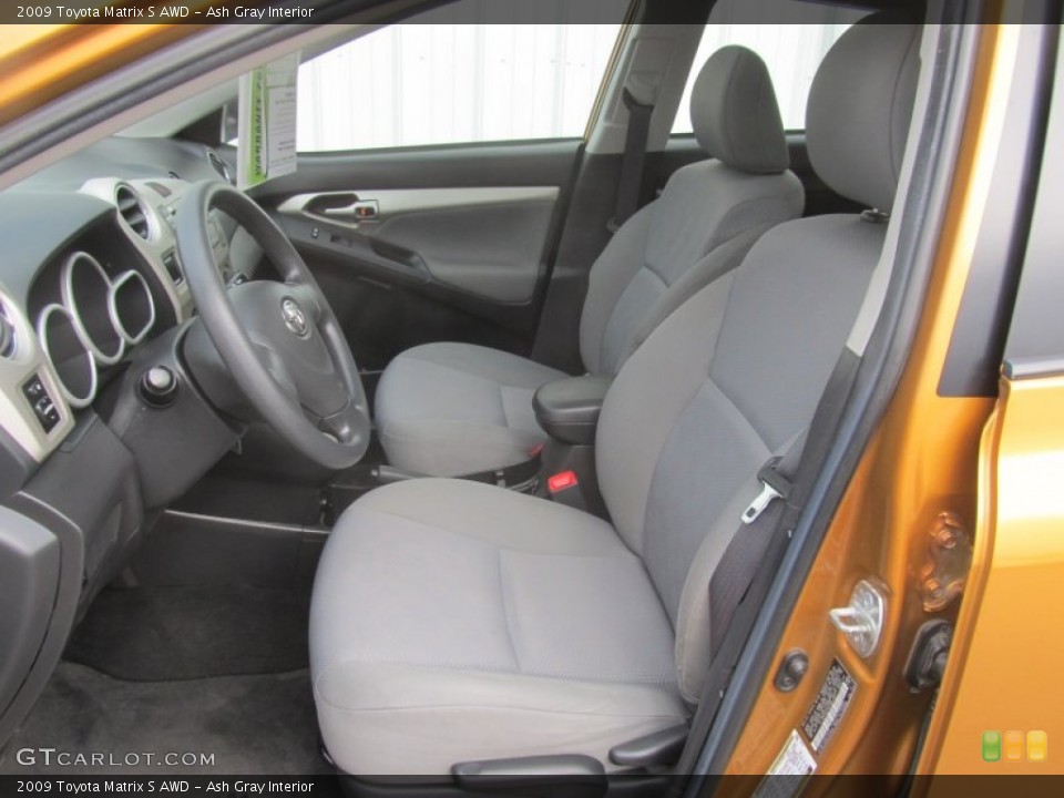 Ash Gray Interior Photo for the 2009 Toyota Matrix S AWD #91926514