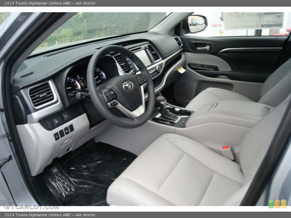 Ash Interior Photo for the 2014 Toyota Highlander Limited AWD #91931491