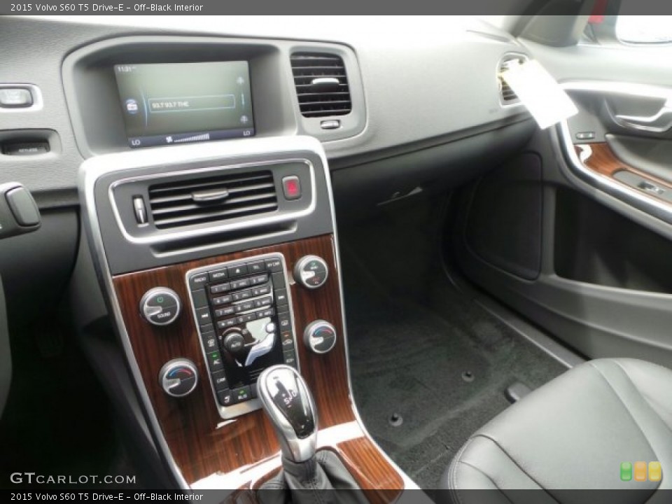 Off-Black Interior Dashboard for the 2015 Volvo S60 T5 Drive-E #91988328