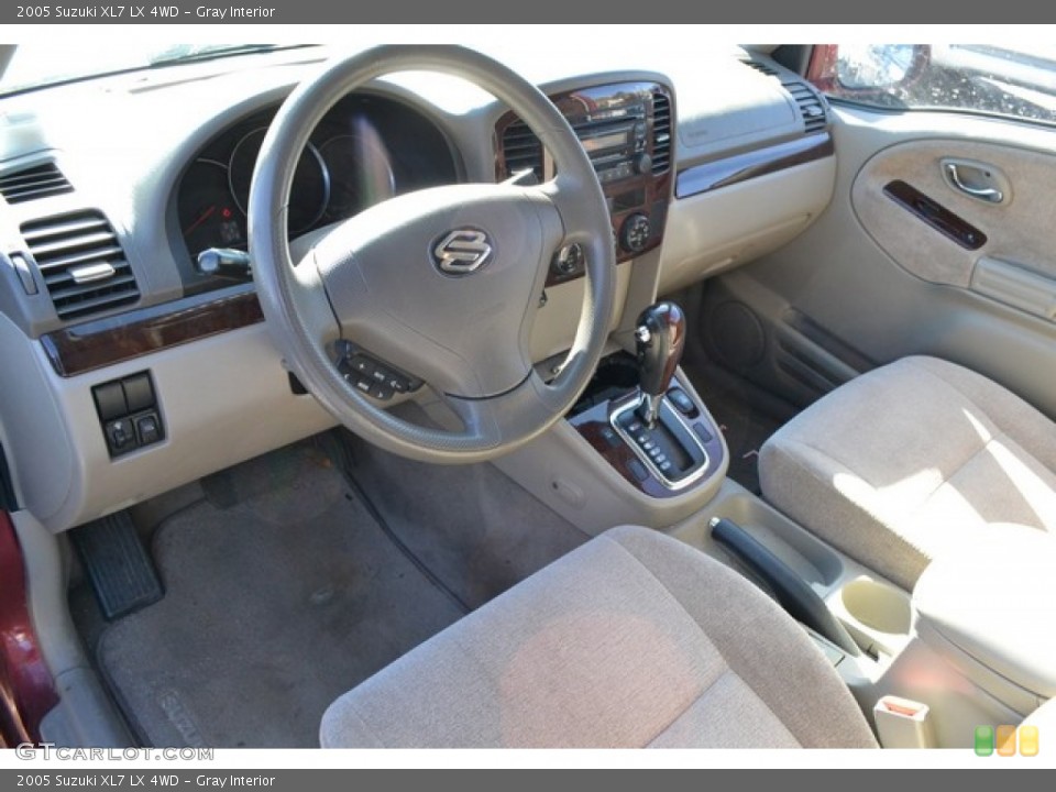 Gray Interior Photo for the 2005 Suzuki XL7 LX 4WD #92107289