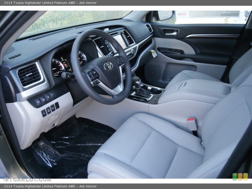 Ash Interior Photo for the 2014 Toyota Highlander Limited Platinum AWD #92112203