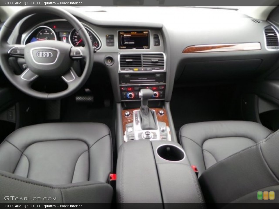 Black Interior Dashboard for the 2014 Audi Q7 3.0 TDI quattro #92118419