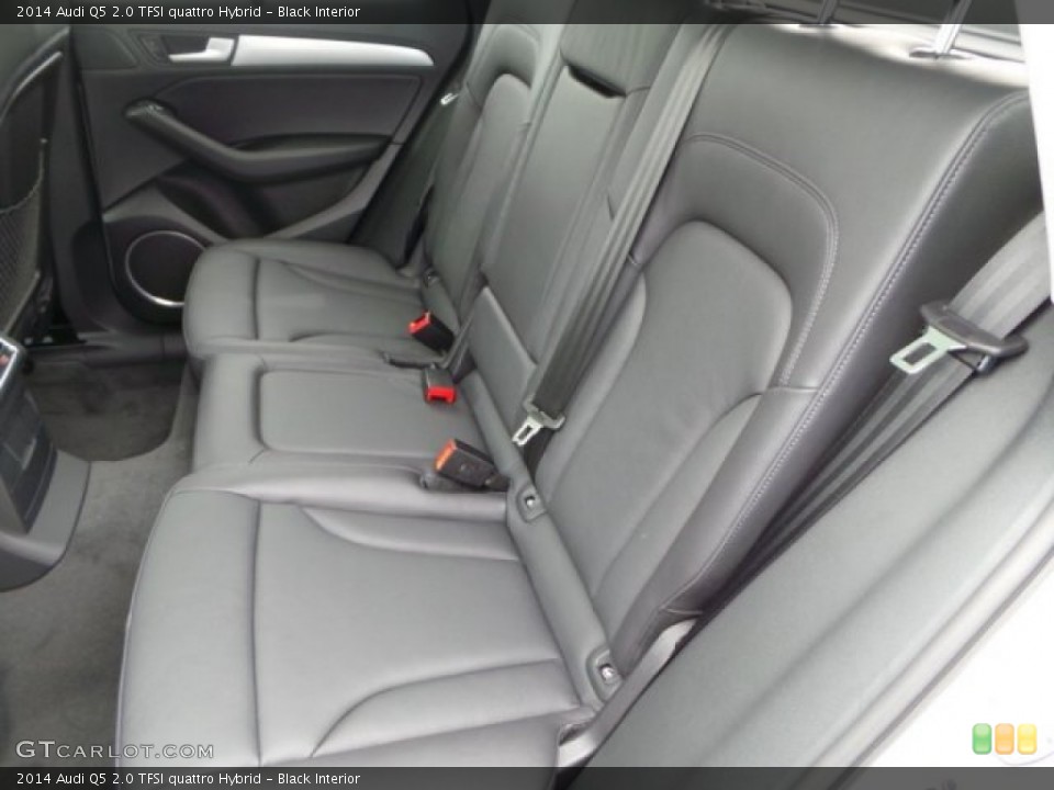 Black Interior Rear Seat for the 2014 Audi Q5 2.0 TFSI quattro Hybrid #92186308