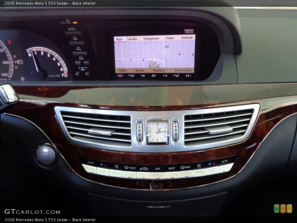 Black Interior Controls for the 2008 Mercedes-Benz S 550 Sedan #92229970
