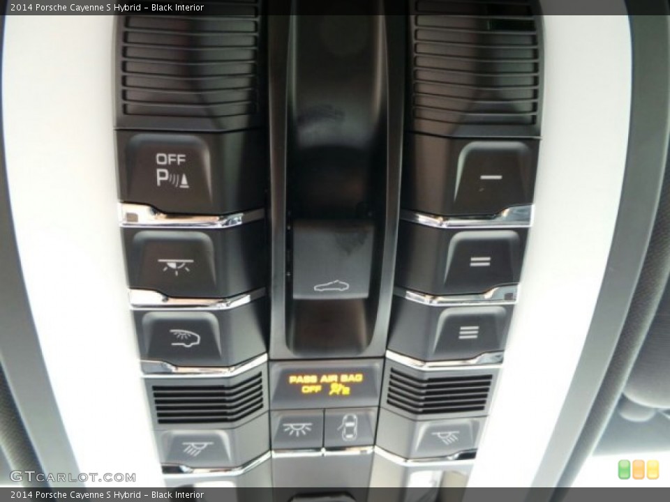 Black Interior Controls for the 2014 Porsche Cayenne S Hybrid #92237642