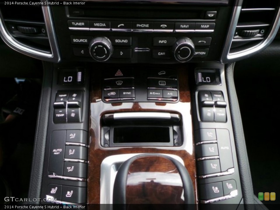 Black Interior Controls for the 2014 Porsche Cayenne S Hybrid #92237654