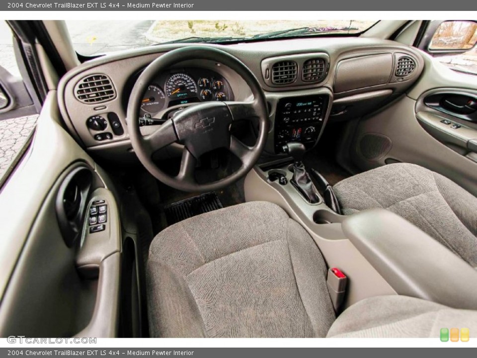 Medium Pewter Interior Photo for the 2004 Chevrolet TrailBlazer EXT LS 4x4 #92258588