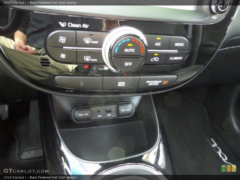 Black Pinwheel Knit Cloth Interior Controls for the 2014 Kia Soul ! #92316792