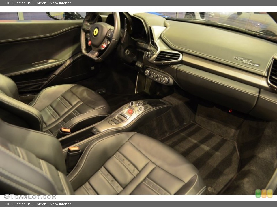 Nero Interior Photo for the 2013 Ferrari 458 Spider #92372004