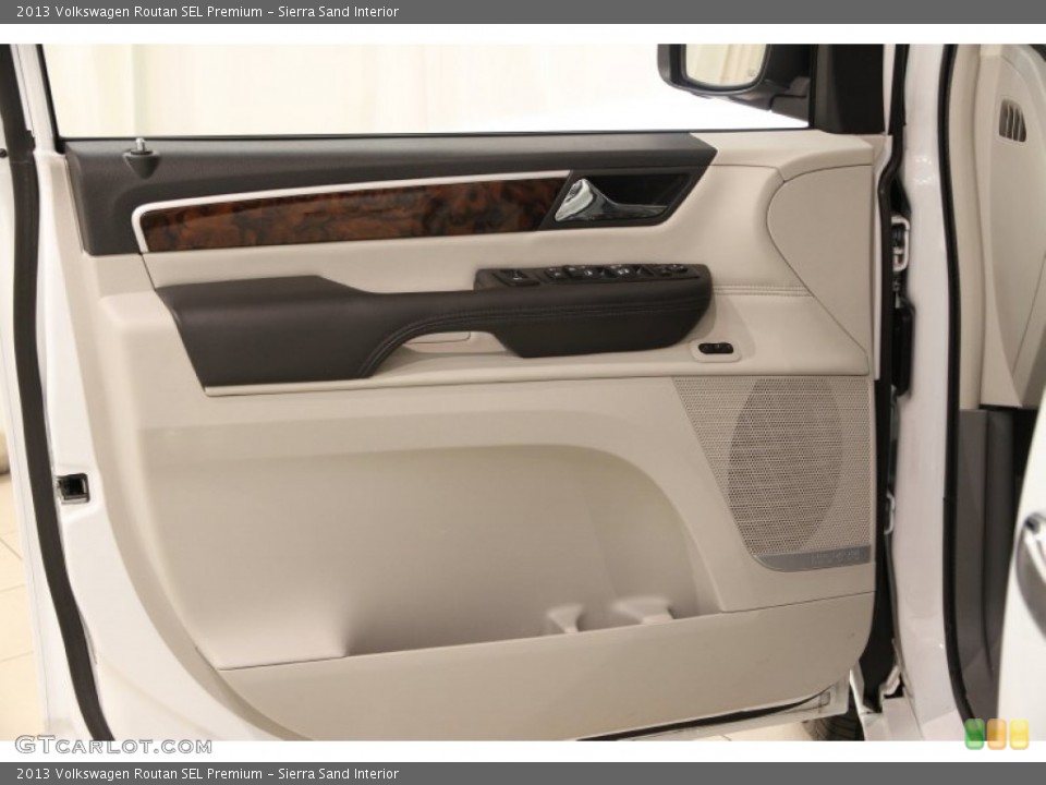 Sierra Sand Interior Door Panel for the 2013 Volkswagen Routan SEL Premium #92435104