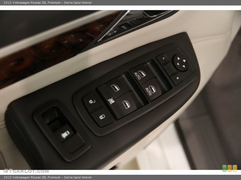 Sierra Sand Interior Controls for the 2013 Volkswagen Routan SEL Premium #92435125