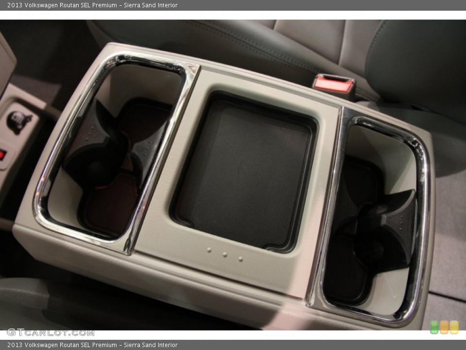 Sierra Sand Interior Controls for the 2013 Volkswagen Routan SEL Premium #92435488