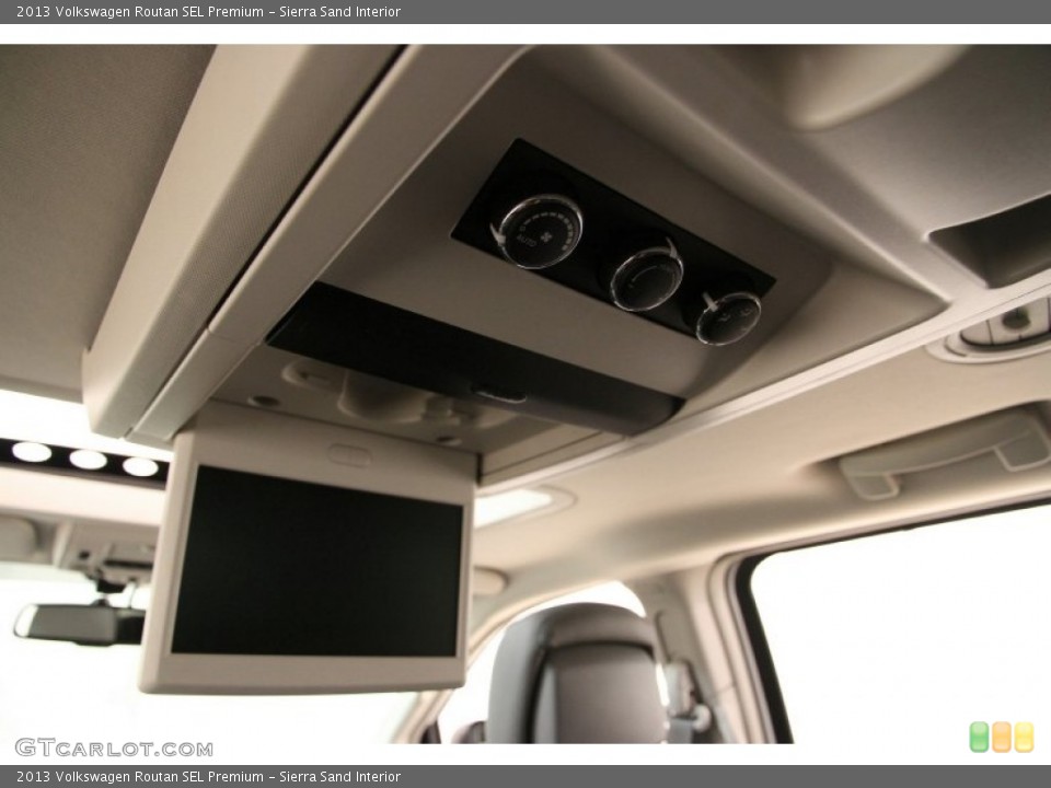 Sierra Sand Interior Entertainment System for the 2013 Volkswagen Routan SEL Premium #92435602
