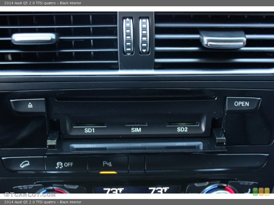 Black Interior Controls for the 2014 Audi Q5 2.0 TFSI quattro #92526672