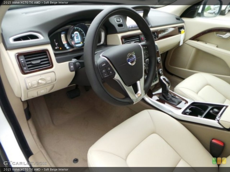 Soft Beige Interior Photo for the 2015 Volvo XC70 T6 AWD #92538978