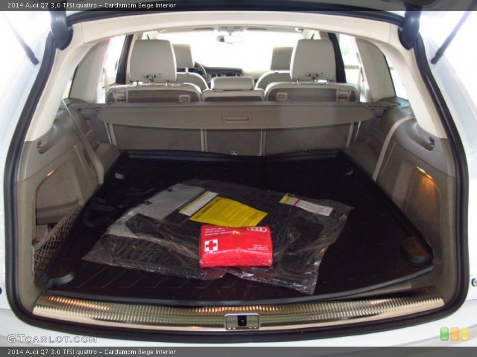 Cardamom Beige Interior Trunk for the 2014 Audi Q7 3.0 TFSI quattro #92582750