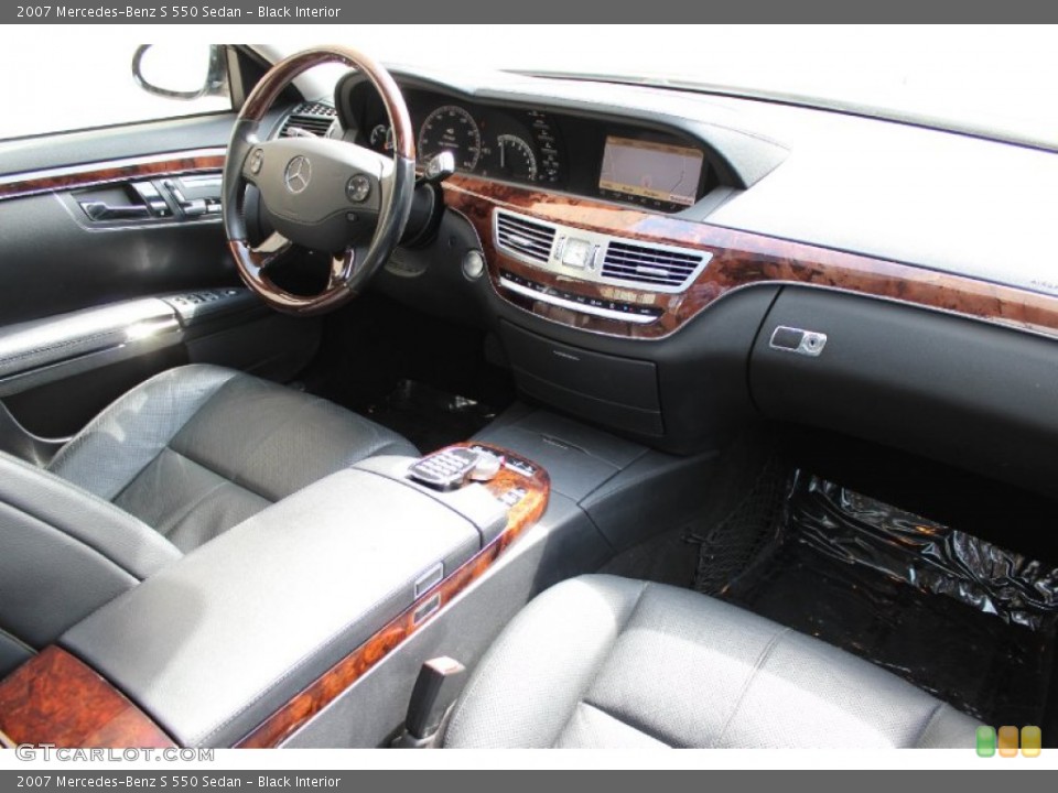 Black Interior Dashboard for the 2007 Mercedes-Benz S 550 Sedan #92687354
