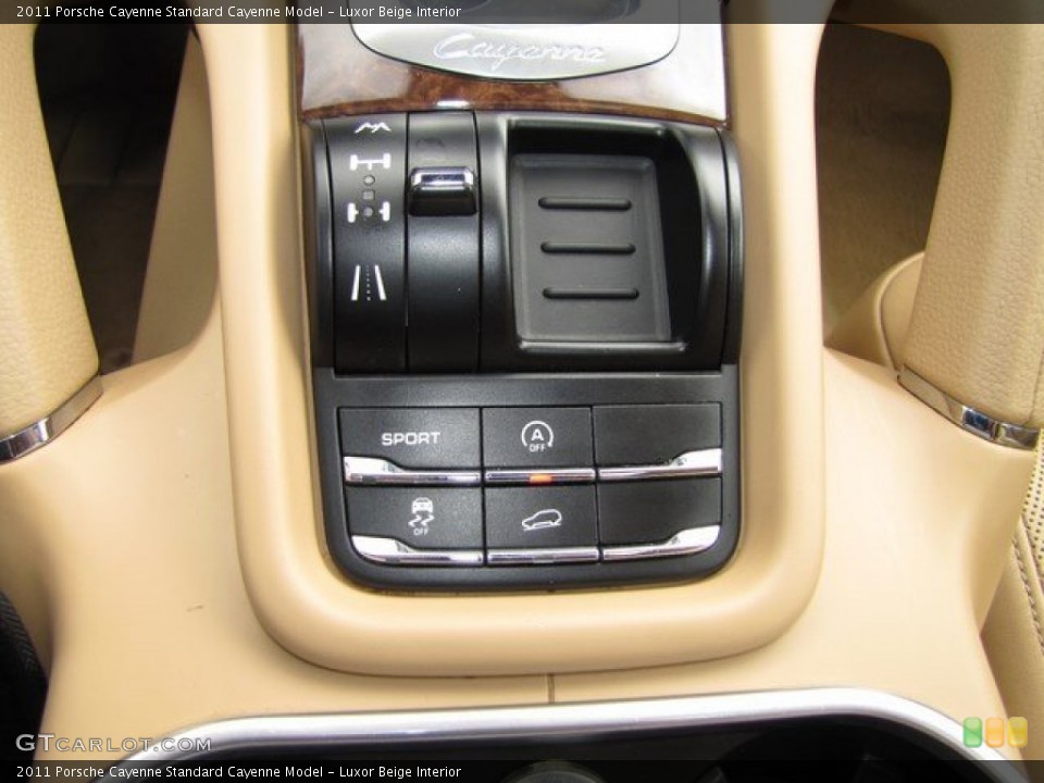 Luxor Beige Interior Controls for the 2011 Porsche Cayenne  #92745709