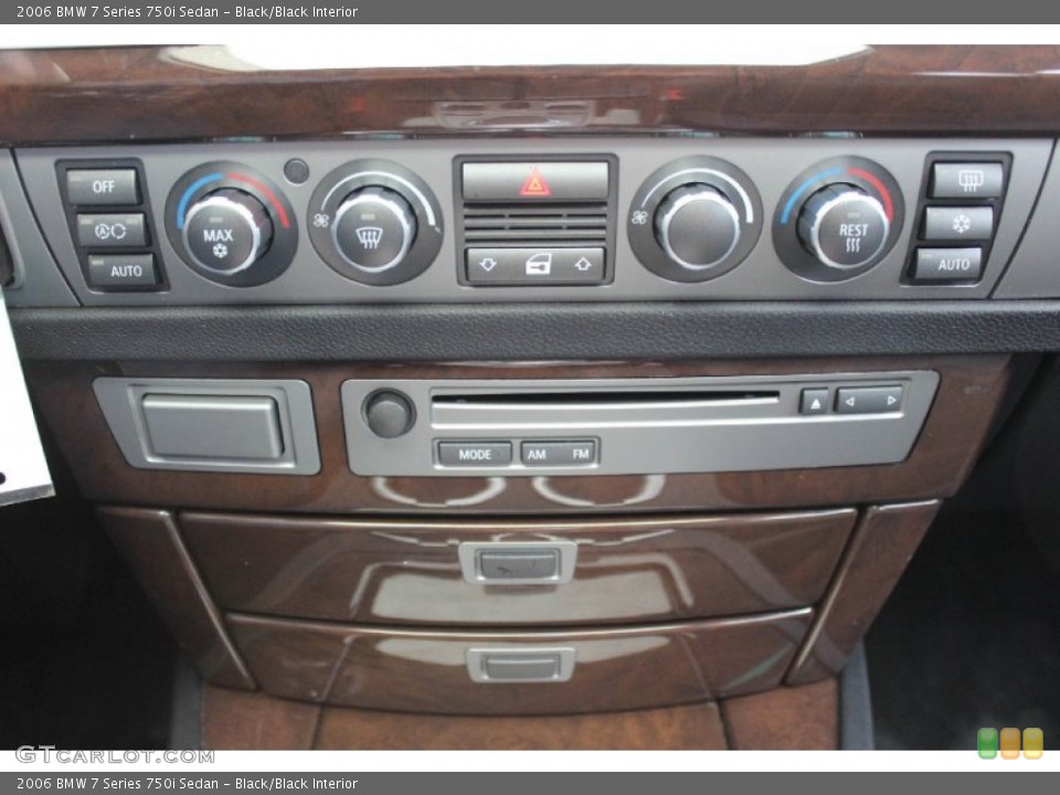 Black/Black Interior Controls for the 2006 BMW 7 Series 750i Sedan #92794518