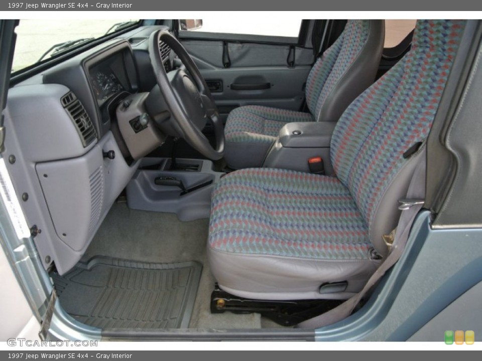 Gray Interior Photo for the 1997 Jeep Wrangler SE 4x4 #92794599