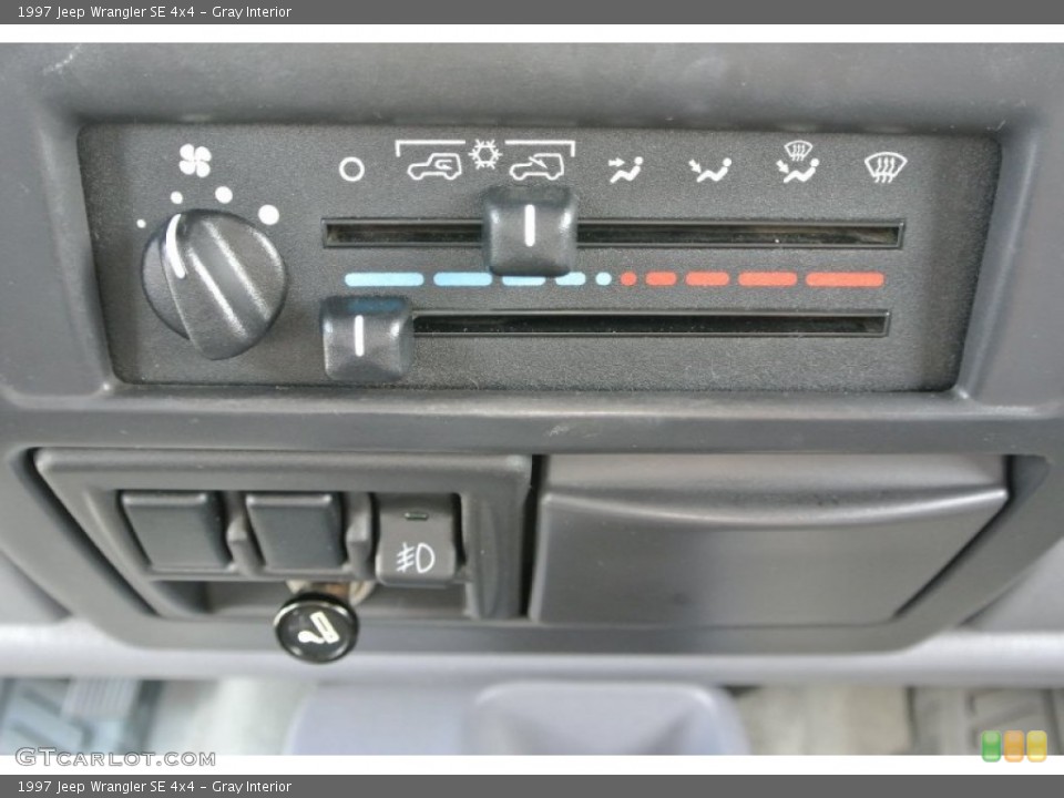 Gray Interior Controls for the 1997 Jeep Wrangler SE 4x4 #92794701