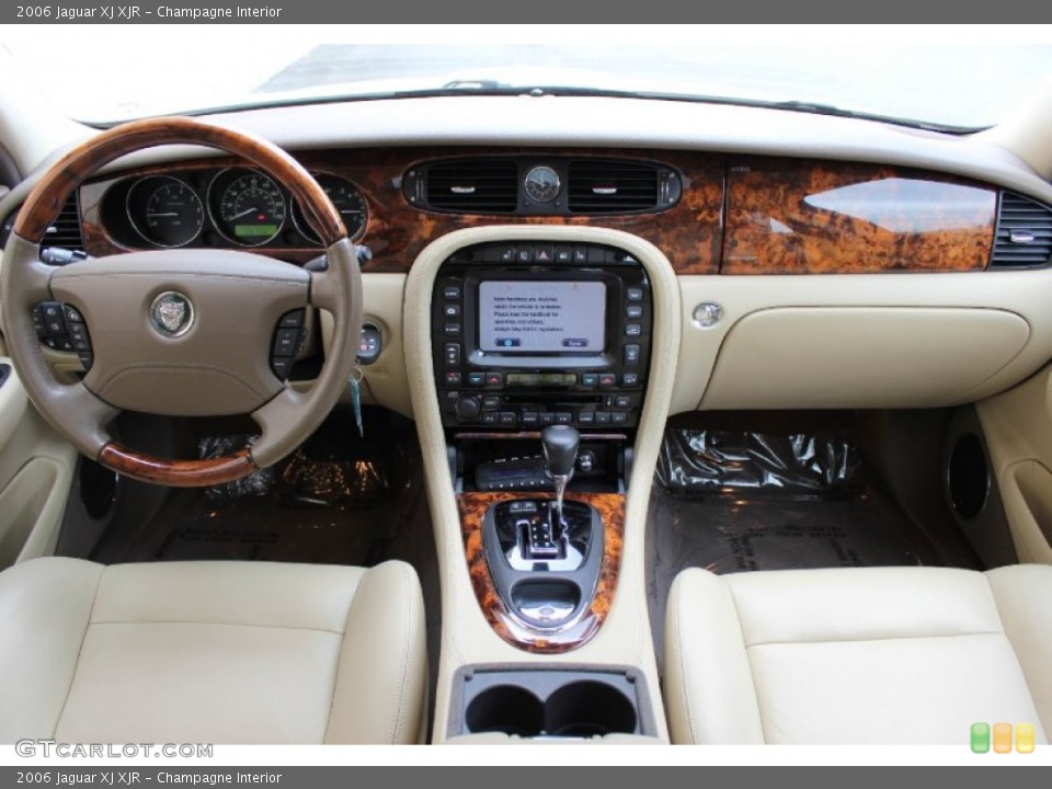 Champagne Interior Dashboard for the 2006 Jaguar XJ XJR #92796030