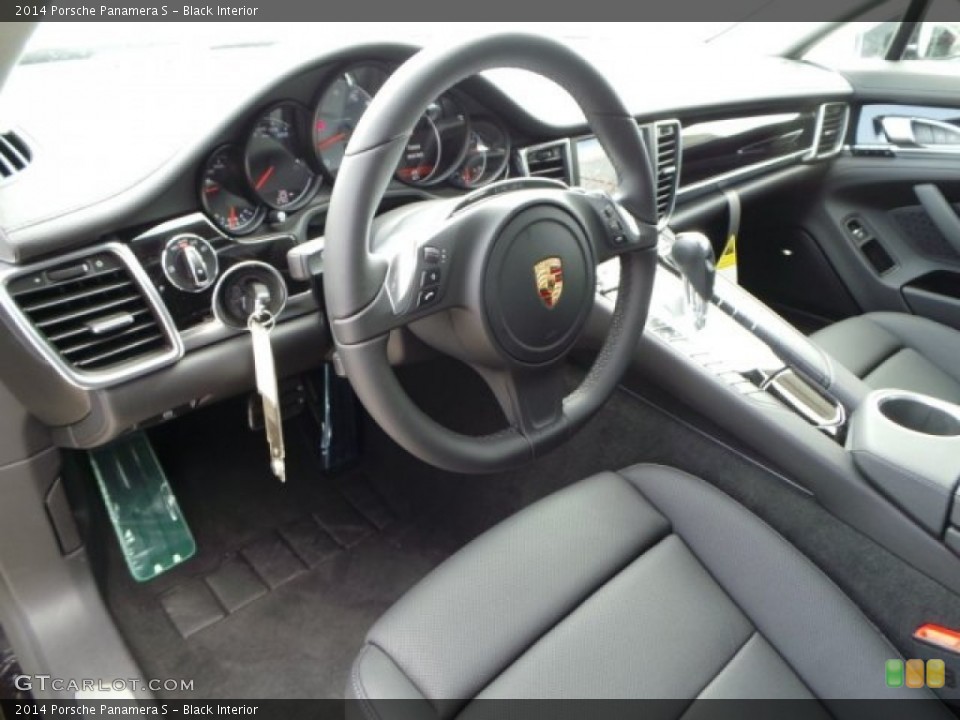 Black Interior Photo for the 2014 Porsche Panamera S #92807067
