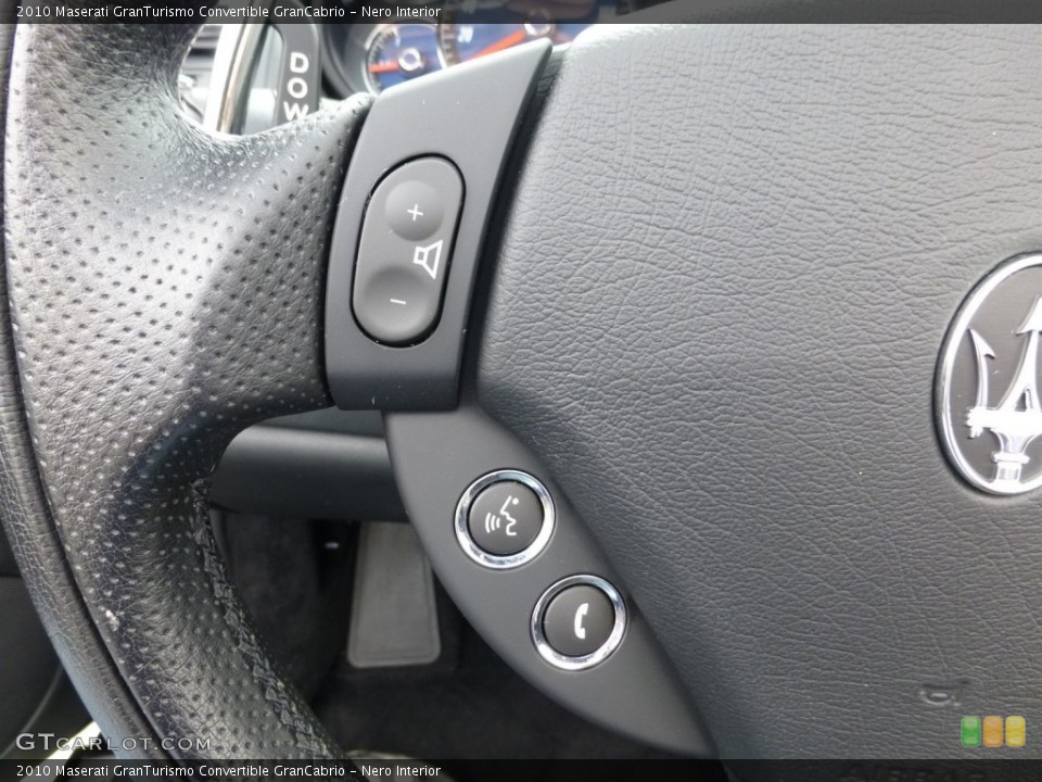 Nero Interior Controls for the 2010 Maserati GranTurismo Convertible GranCabrio #92932114