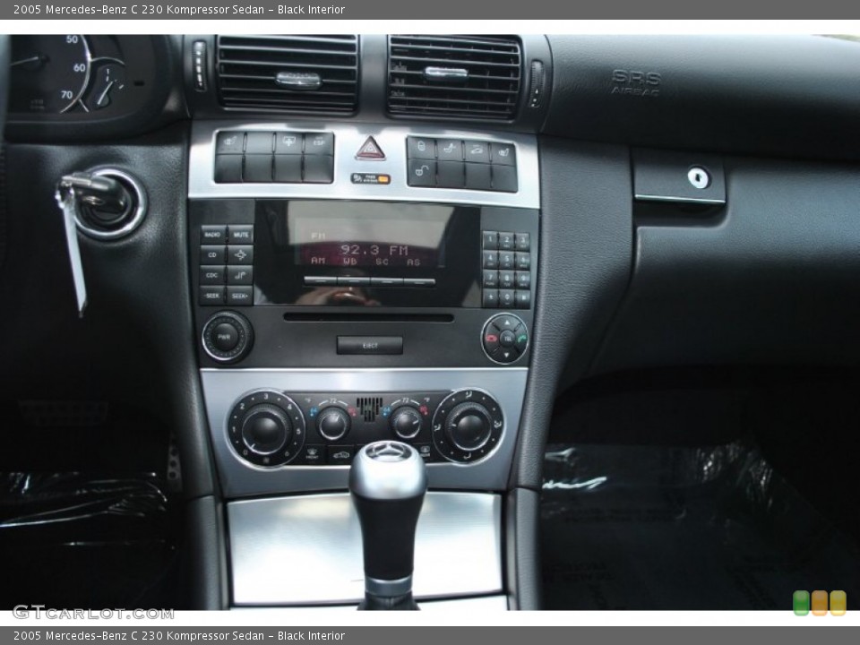 Black Interior Controls for the 2005 Mercedes-Benz C 230 Kompressor Sedan #92961011