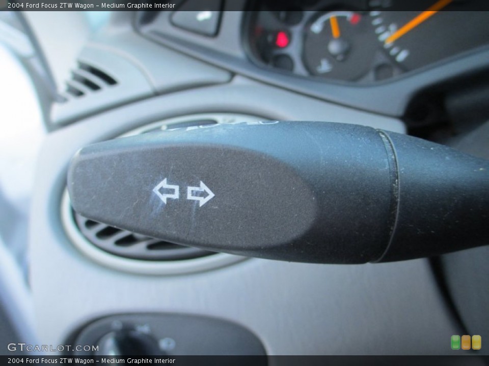 Medium Graphite Interior Controls for the 2004 Ford Focus ZTW Wagon #92964272