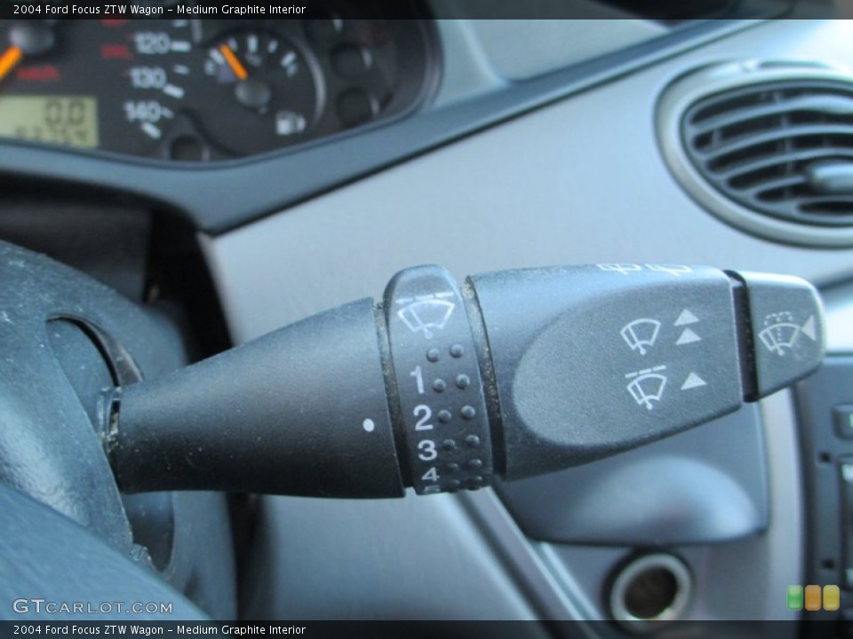 Medium Graphite Interior Controls for the 2004 Ford Focus ZTW Wagon #92964294