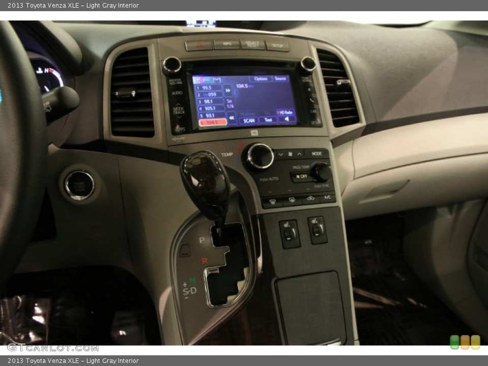 Light Gray Interior Controls for the 2013 Toyota Venza XLE #92966618