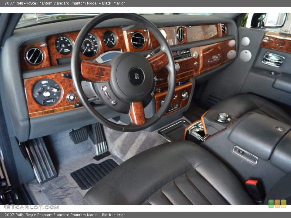 Black Interior Photo for the 2007 Rolls-Royce Phantom  #92987669