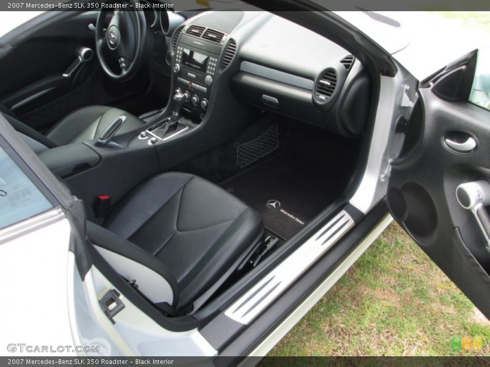 Black Interior Photo for the 2007 Mercedes-Benz SLK 350 Roadster #92998033