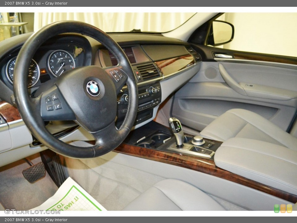 Gray Interior Photo for the 2007 BMW X5 3.0si #93147643