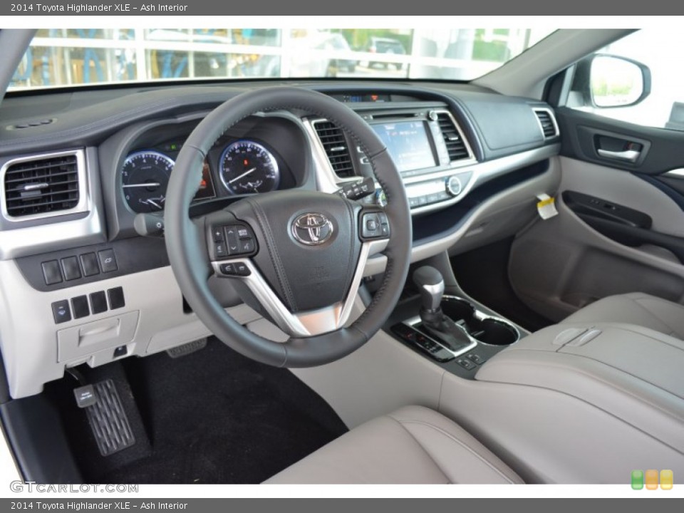 Ash 2014 Toyota Highlander Interiors