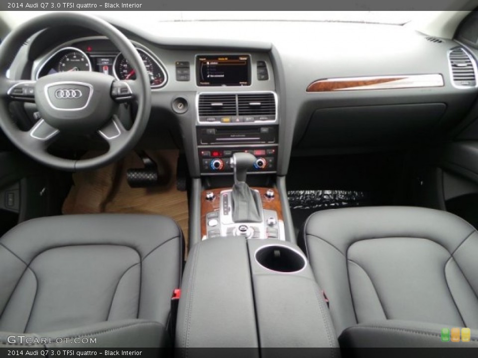 Black Interior Dashboard for the 2014 Audi Q7 3.0 TFSI quattro #93361517
