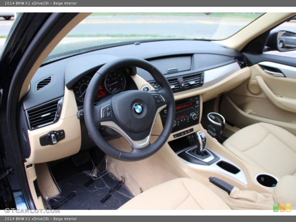 Beige Interior Photo for the 2014 BMW X1 xDrive28i #93417479