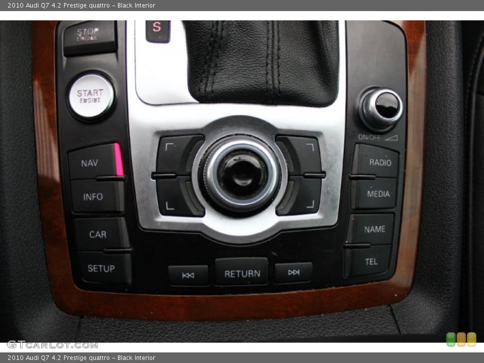 Black Interior Controls for the 2010 Audi Q7 4.2 Prestige quattro #93419108