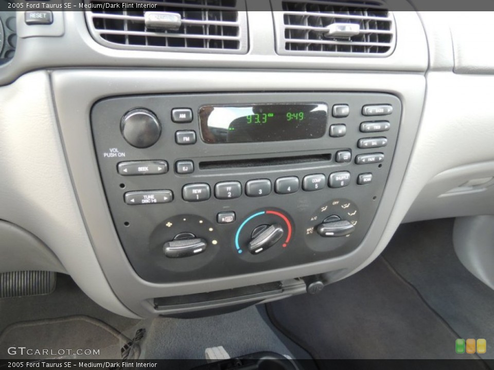 Medium/Dark Flint Interior Controls for the 2005 Ford Taurus SE #93486683