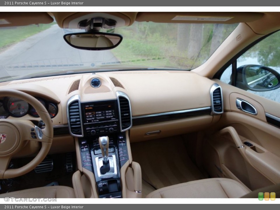 Luxor Beige Interior Dashboard for the 2011 Porsche Cayenne S #93506729
