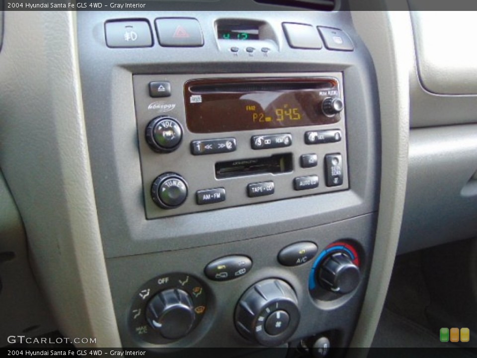 Gray Interior Controls for the 2004 Hyundai Santa Fe GLS 4WD #93547567