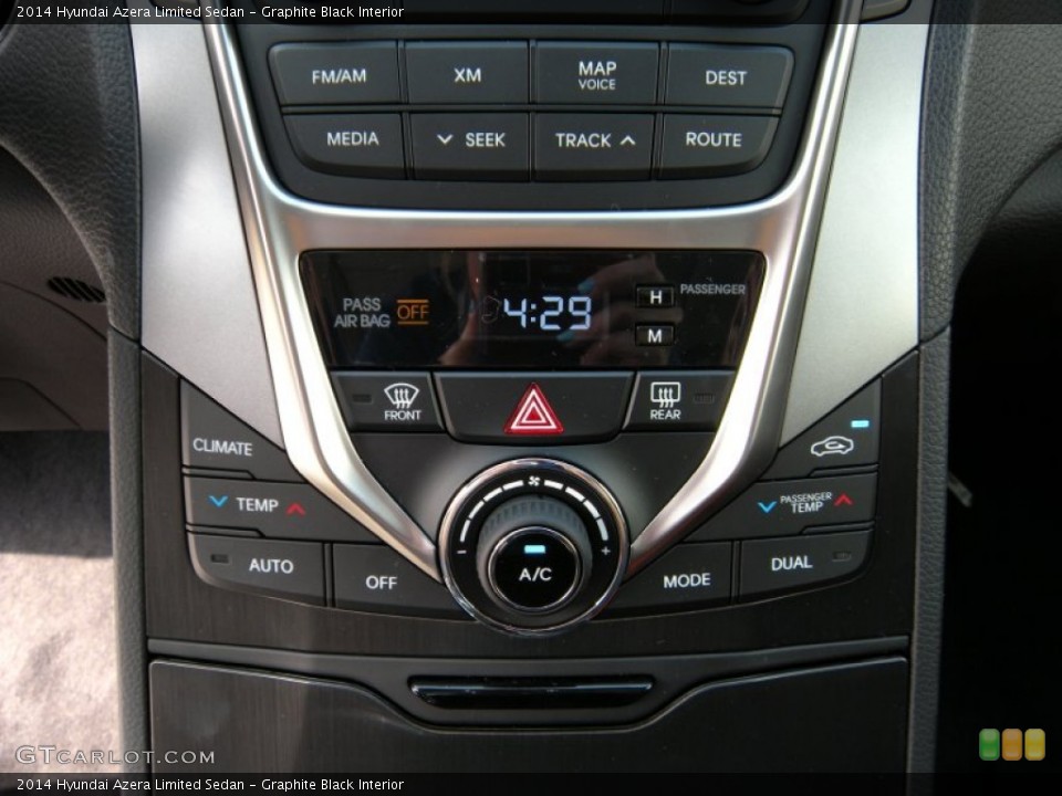 Graphite Black Interior Controls for the 2014 Hyundai Azera Limited Sedan #93772358
