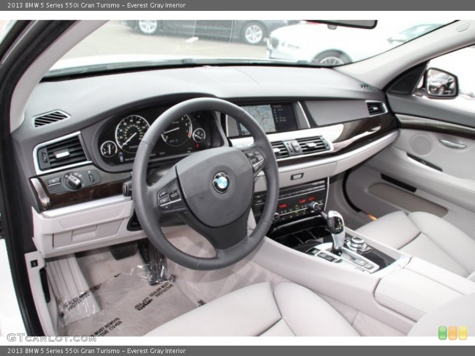 Everest Gray Interior Photo for the 2013 BMW 5 Series 550i Gran Turismo #93814441