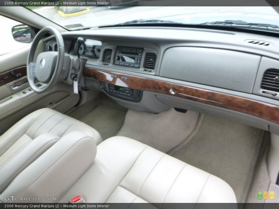 Medium Light Stone Interior Photo for the 2006 Mercury Grand Marquis LS #93908648