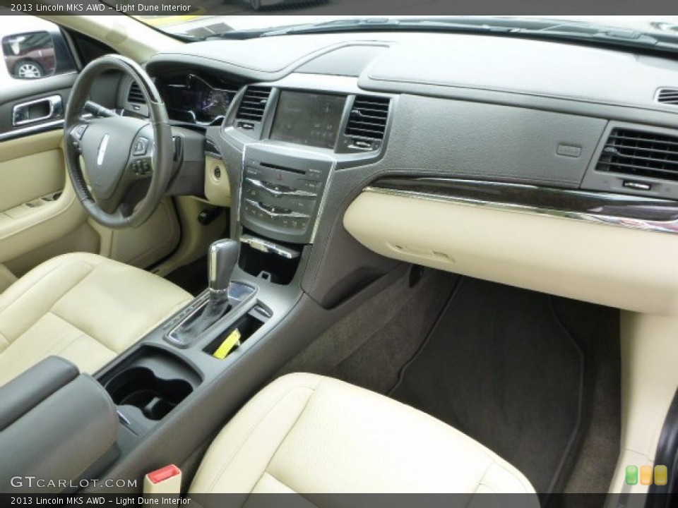 Light Dune Interior Photo for the 2013 Lincoln MKS AWD #93909197